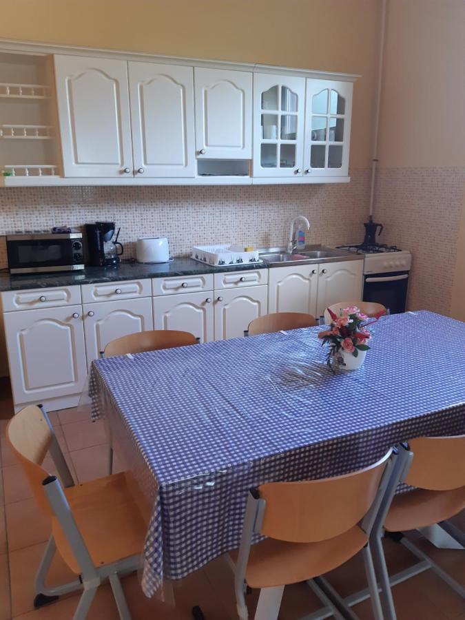 Helga Apartman Makó Екстериор снимка