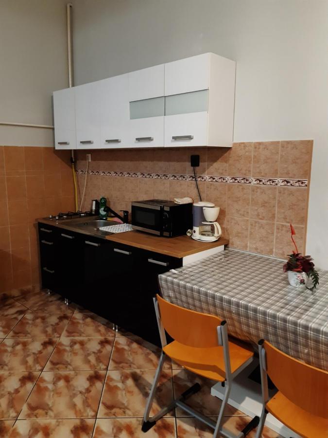 Helga Apartman Makó Екстериор снимка