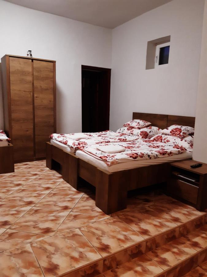 Helga Apartman Makó Екстериор снимка